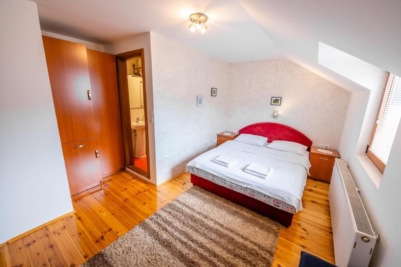 קולאסין Guesthouse Sandra מראה חיצוני תמונה