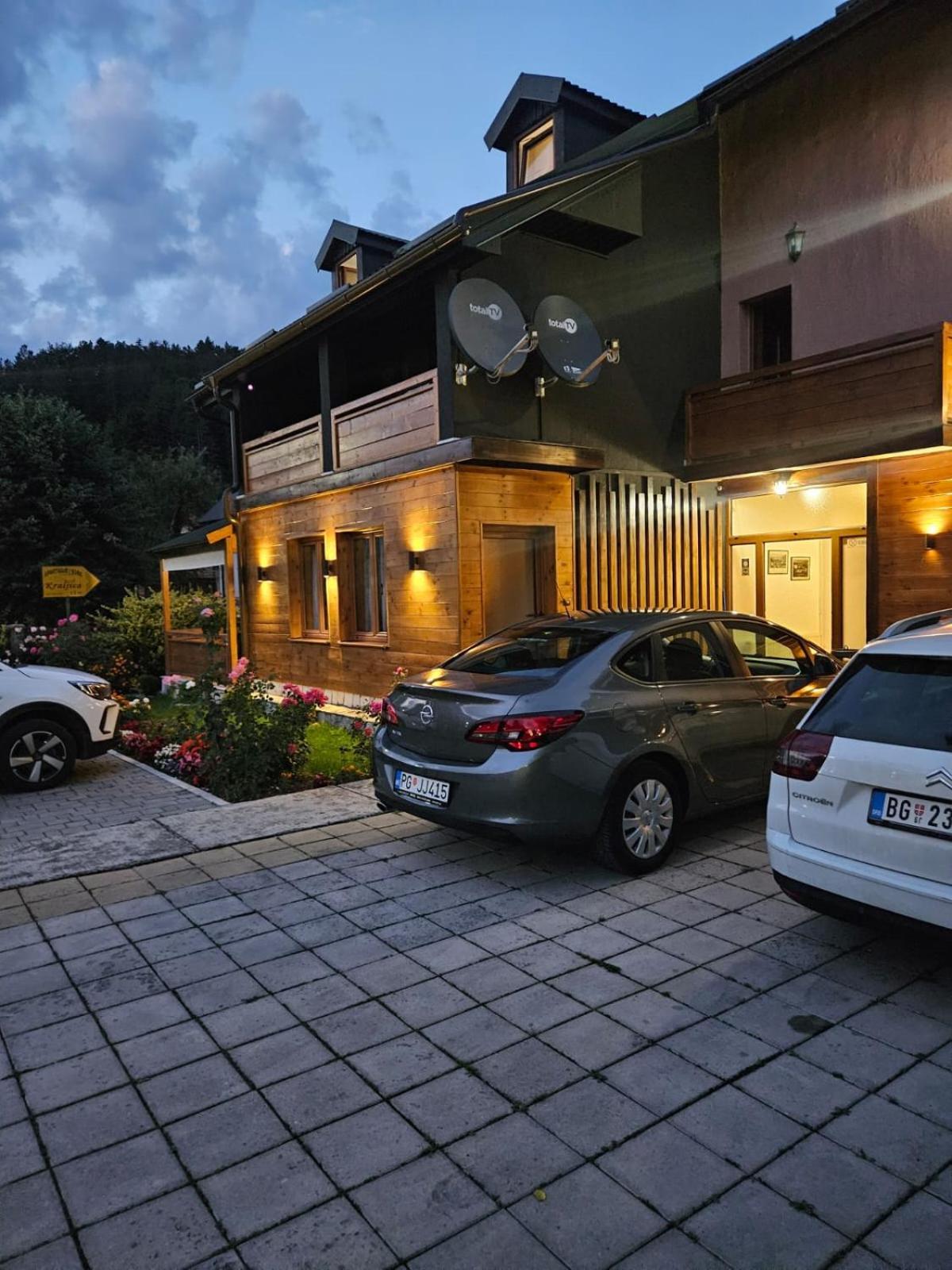קולאסין Guesthouse Sandra מראה חיצוני תמונה